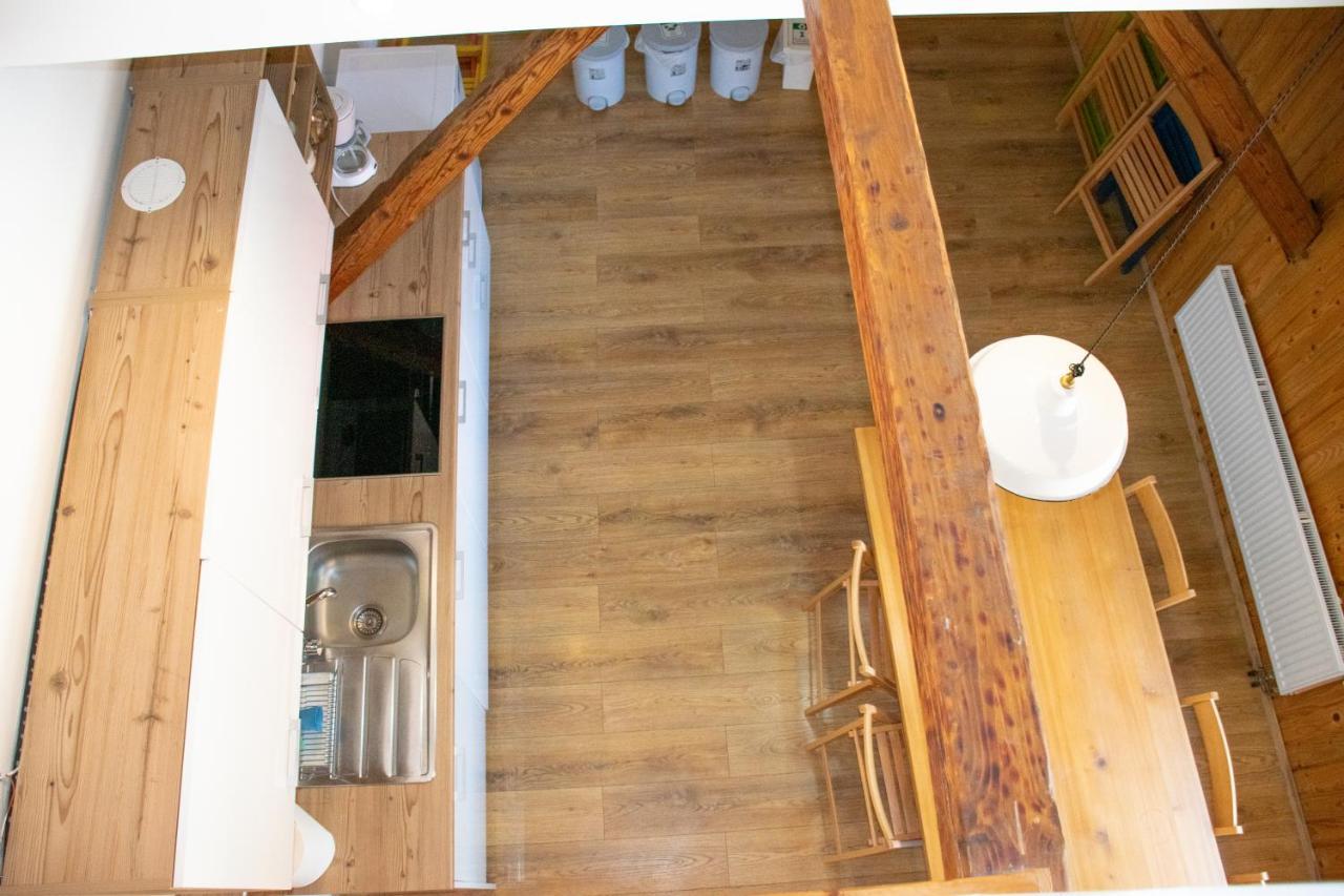 Youth Hostel Arsviva Stari Trg pri Lozu Zewnętrze zdjęcie