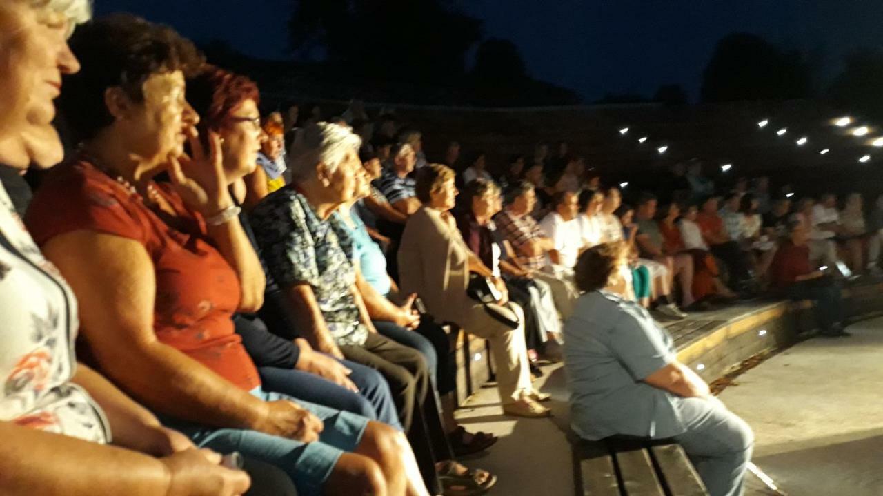 Youth Hostel Arsviva Stari Trg pri Lozu Zewnętrze zdjęcie
